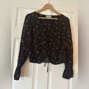 Urban Outfitters Black Cinched Floral LS Crop Top, Size Medium